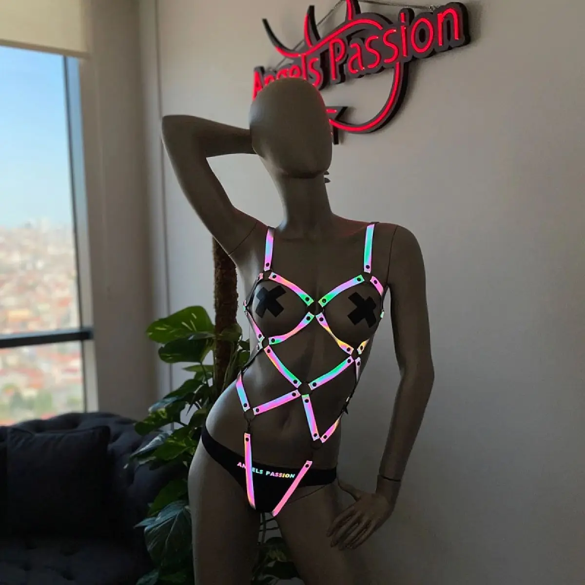 

Dancer Outfits - Glowing-in-darkness Reflective Body Harness, Cupless Shiny Reflector Club Wear - PNT368