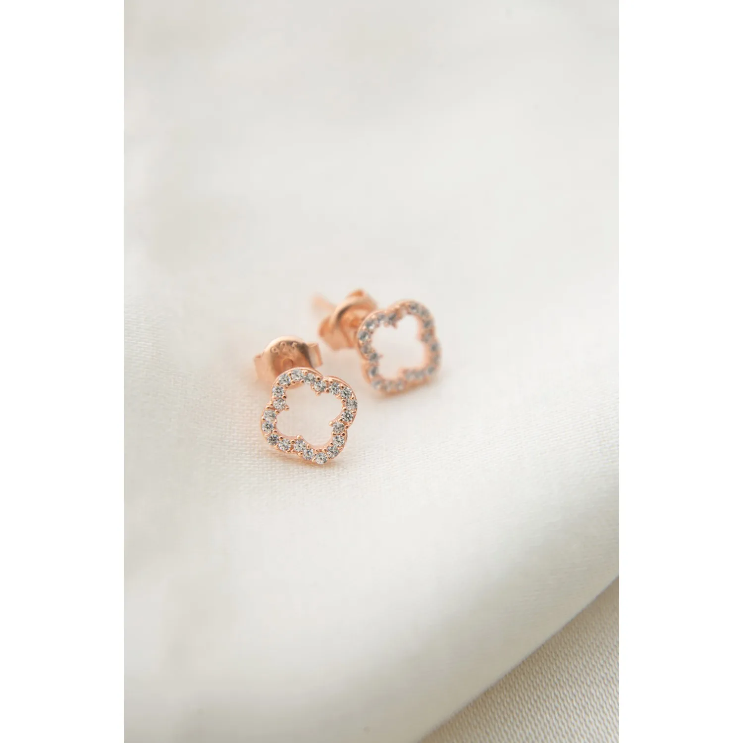 

Women's Stone Detailed Flower Model Rose Plated 925 Sterling Silver Earrings Made Turkey Stylish Design HBCV00000HTNRA
