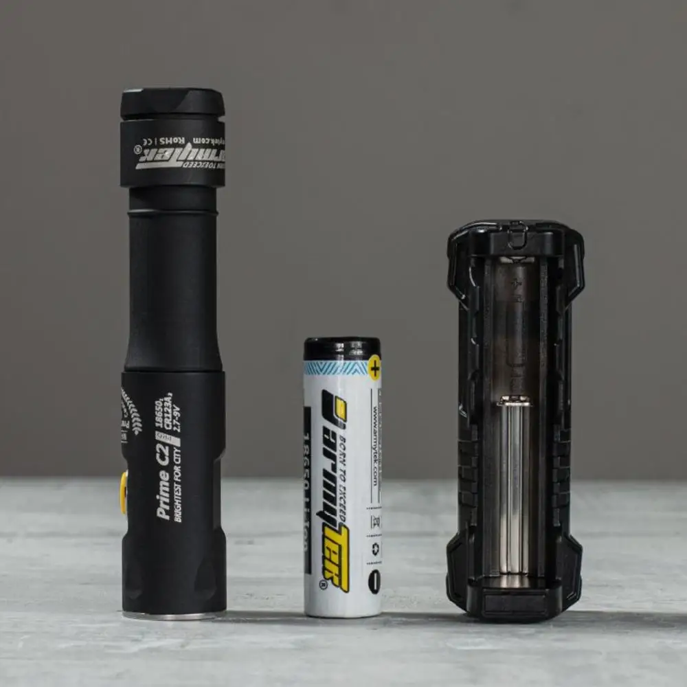 Компактное универсальное зарядное устройство Armytek Handy C1 Pro с функцией Powerbank для Li