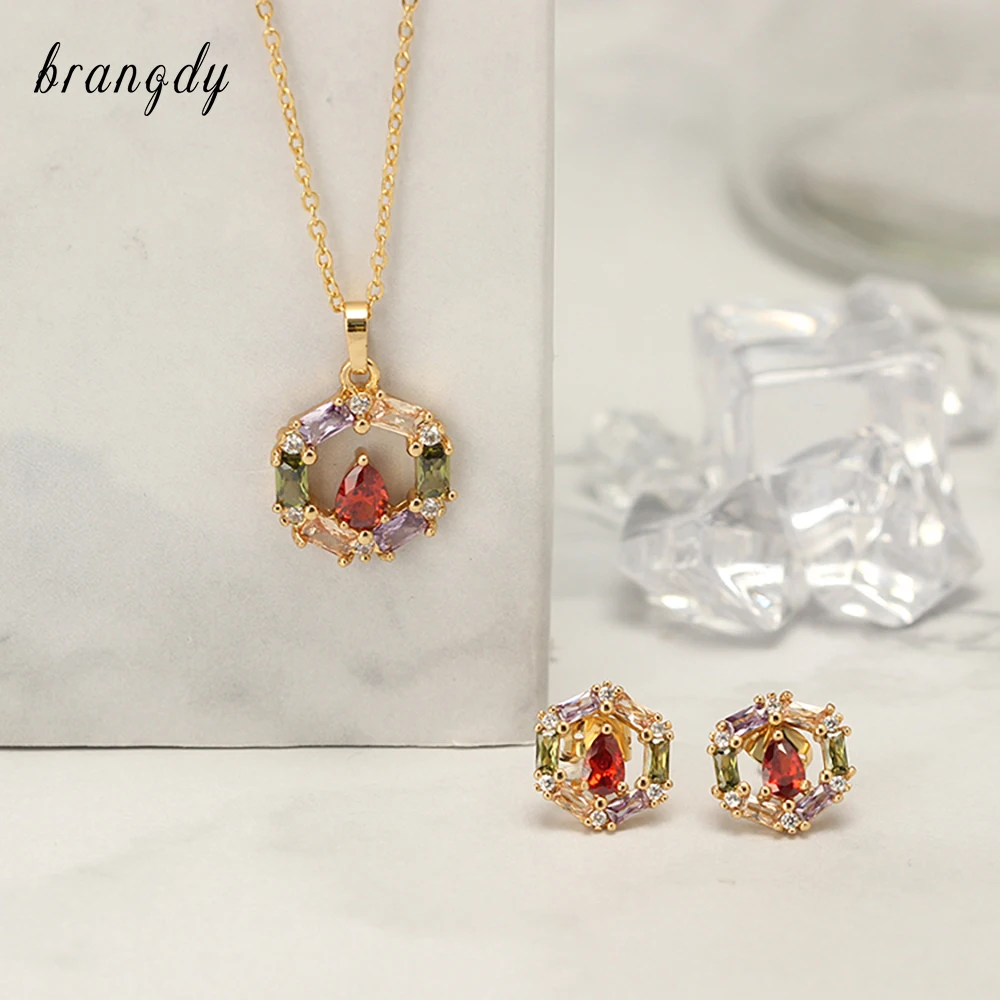 Комплект женских ювелирных изделий из двух предметов ожерелье и серьги с