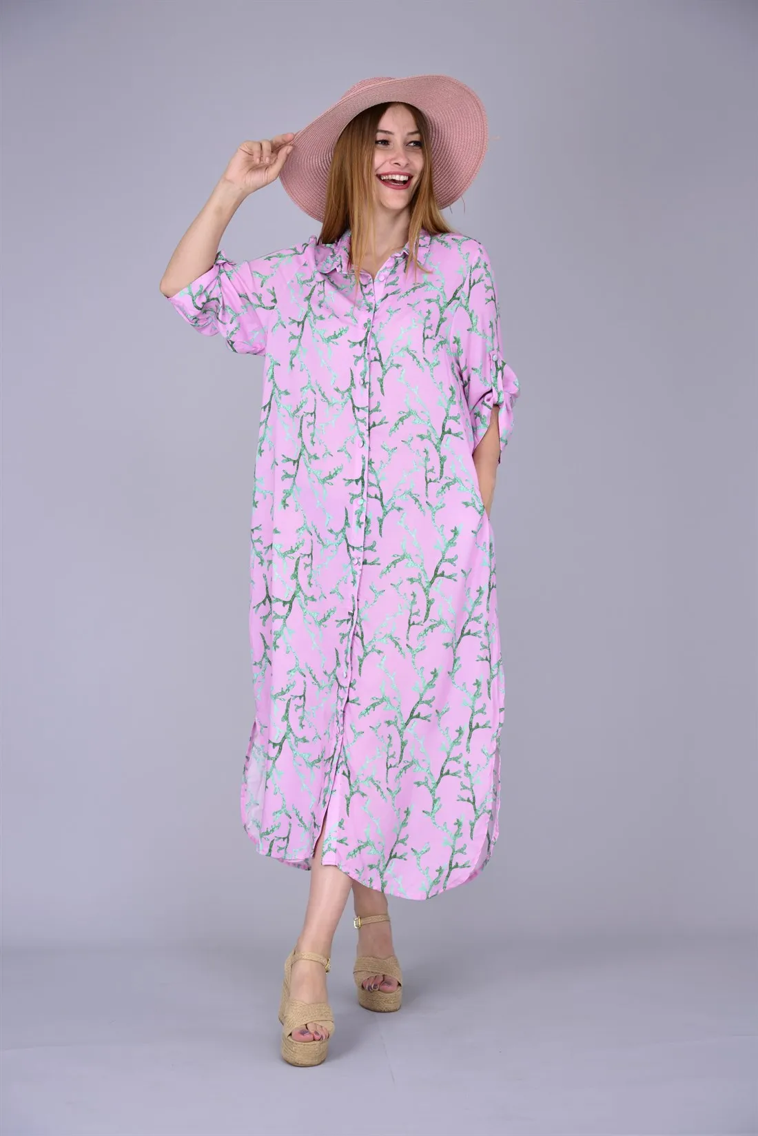 Фото Длинное платье-рубашка из хлопка и вискозы с коралловым узором новинка 2022 модная