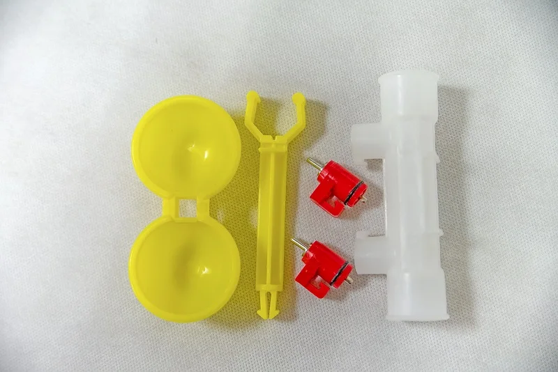 Комплект ниппельного поения для кур перепелов цыплят Поилка птиц курятника