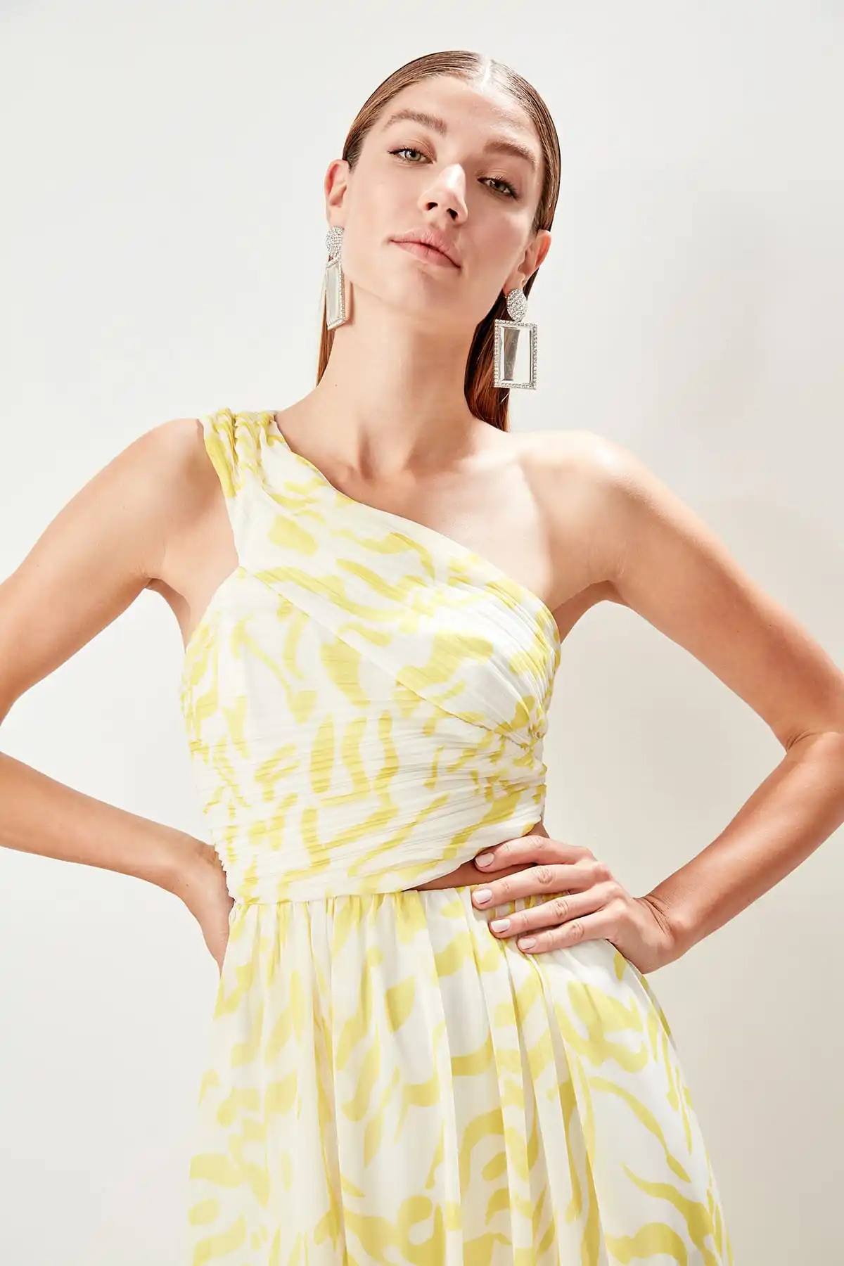 Trendyol вечернее платье в рубчик TPRSS19BB0418
