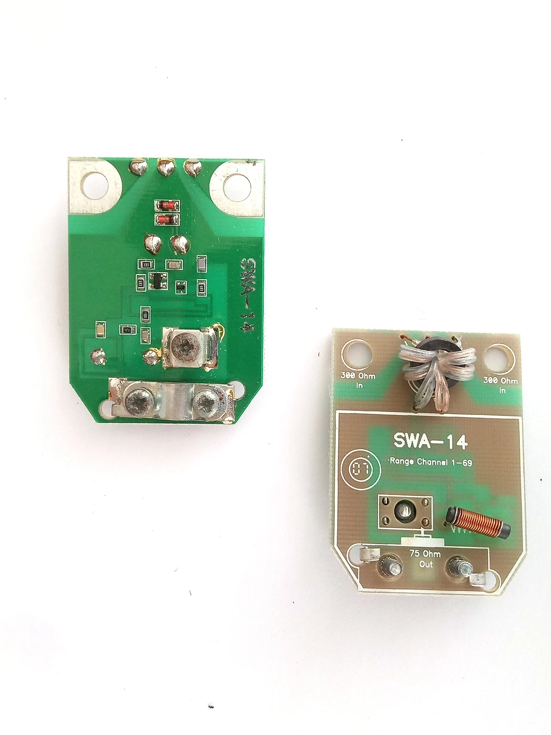 Антенный усилитель SWA-14 питание 12 вольт по антенному кабелю | Электроника
