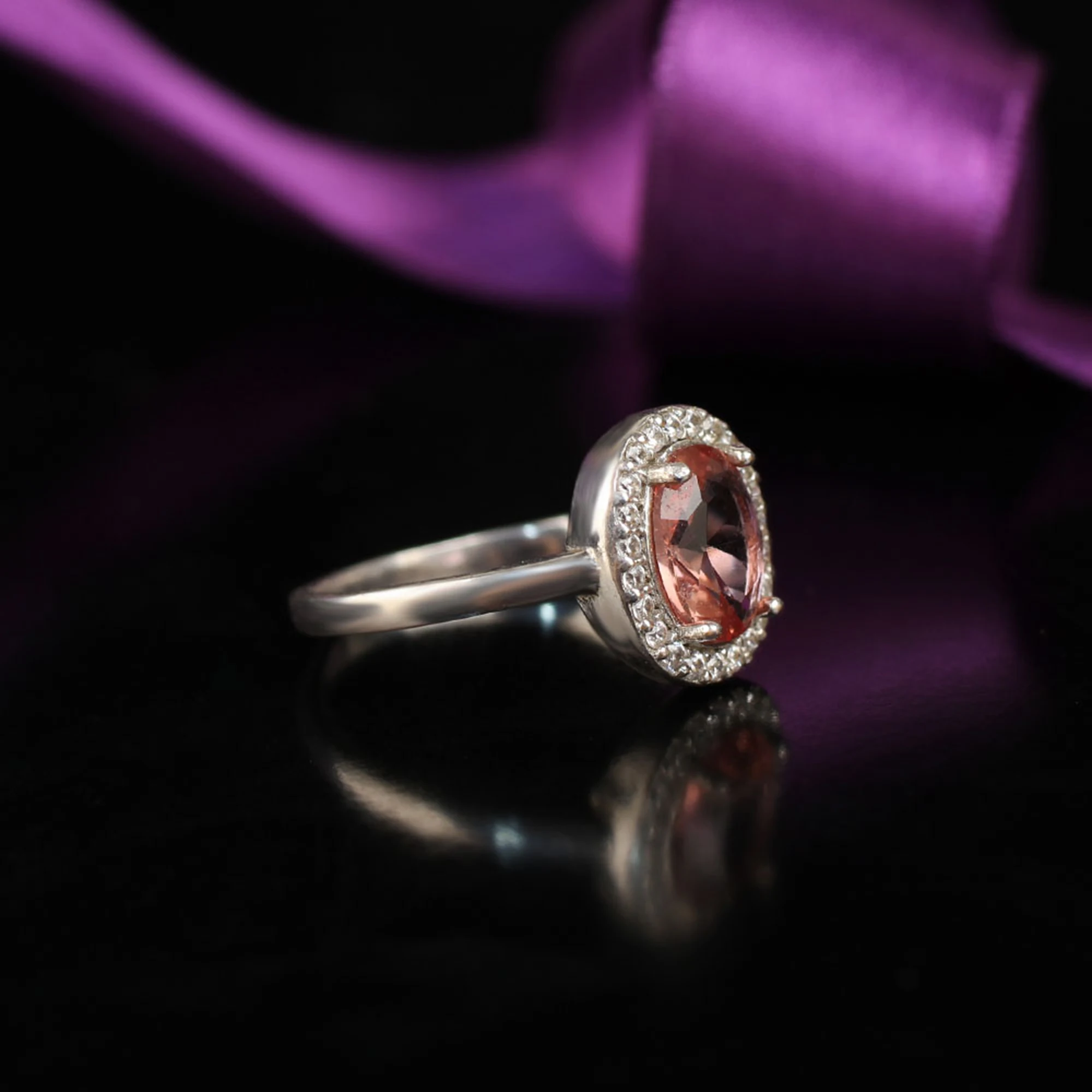 Овальный зултанит с множеством камней из циркония кольцо ручной работы