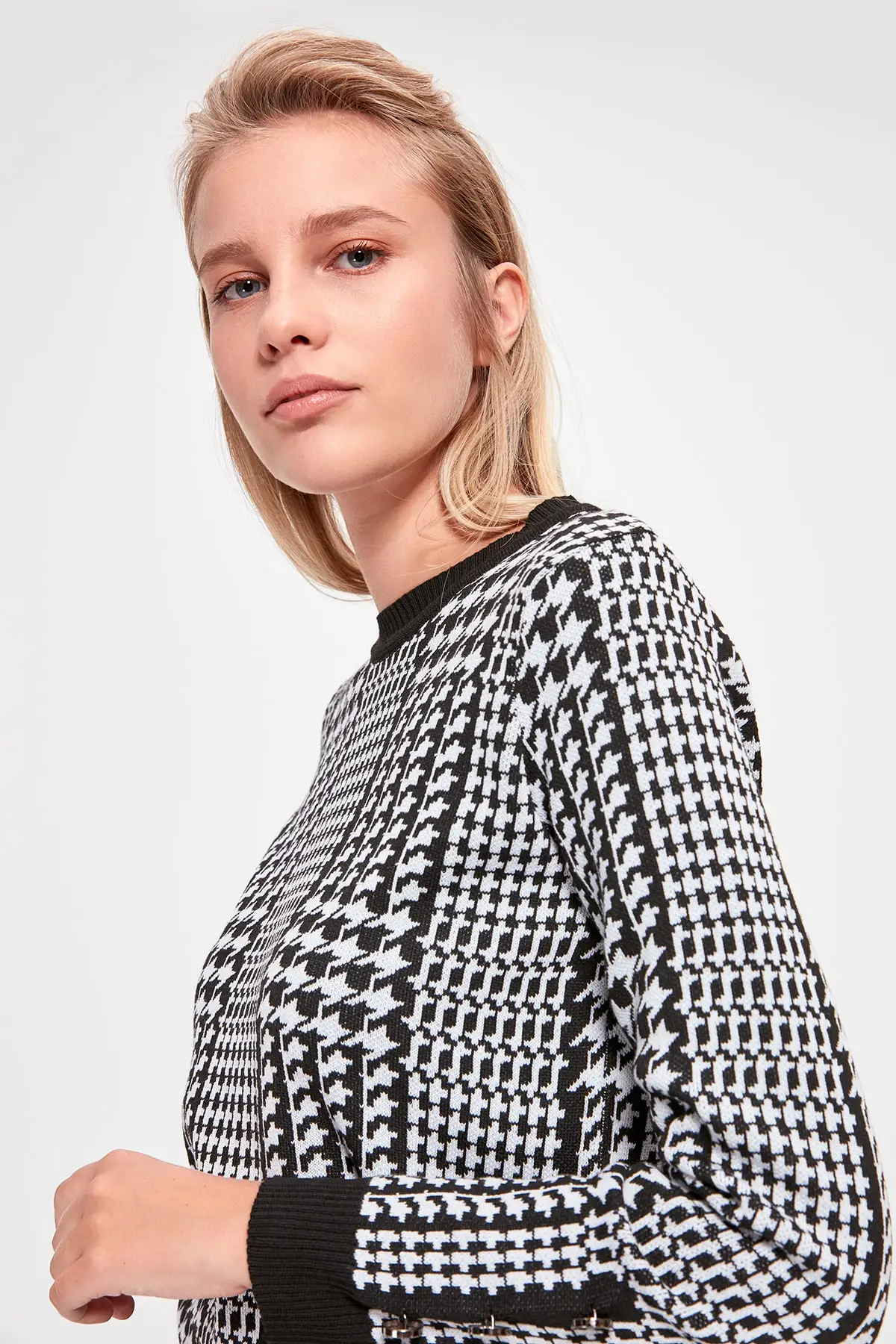 Trendyol Knitwear Sweater TWOAW20KZ0416 |