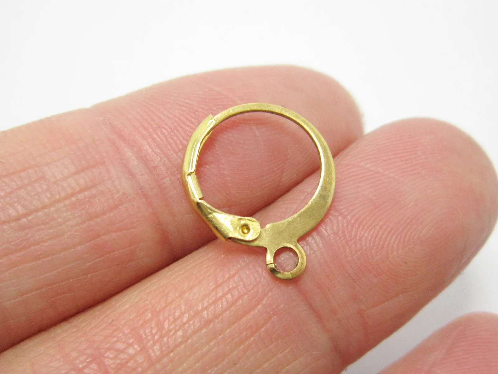 

20pcs Brass leverback Earring clasps 15x13x2mm Round raw brass ear clip hooks with bail -R1212