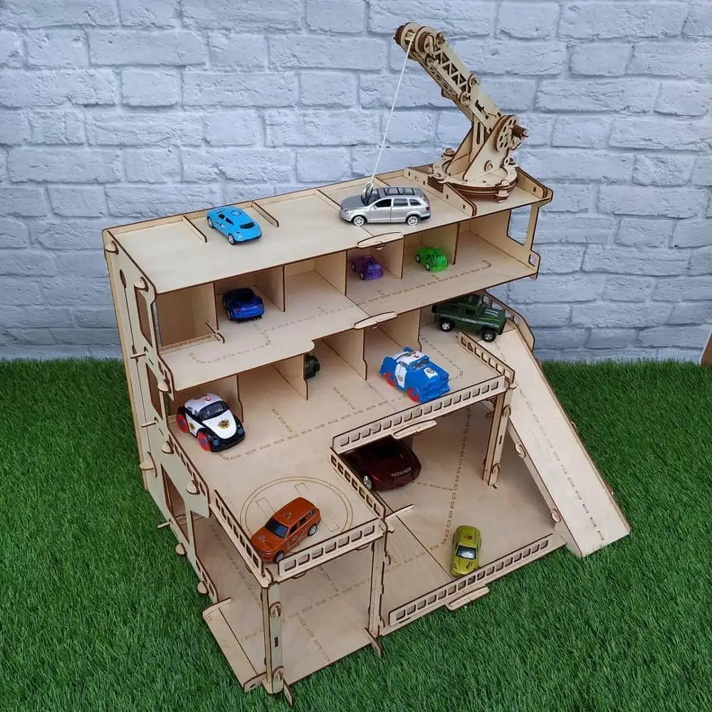 Трехуровневая Автостоянка из фанеры с лифтом посадочной площадкой для вертолета