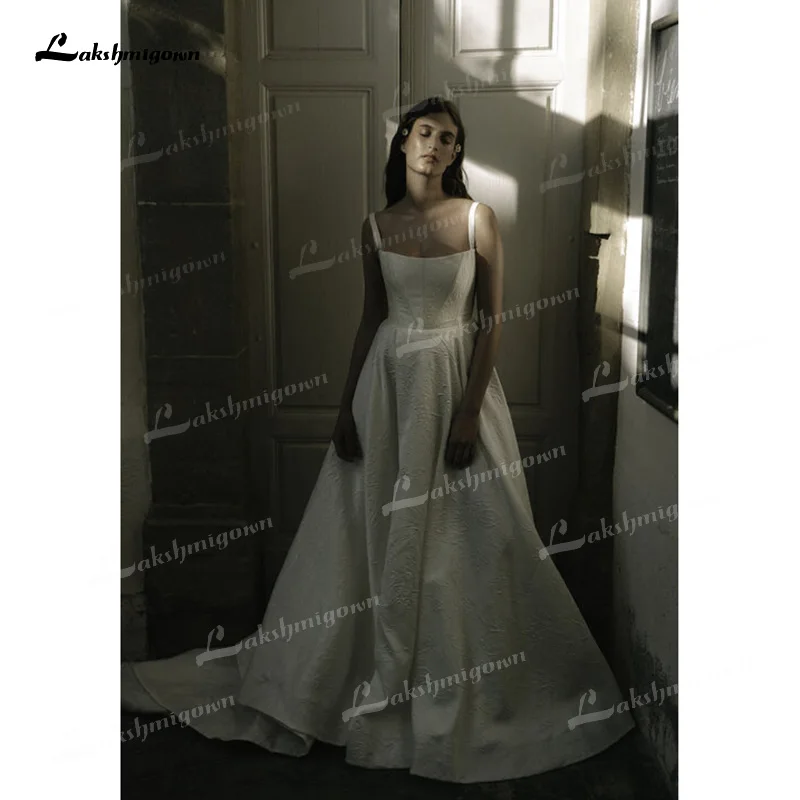 

Elegant Soft Satin A-Line Wedding Dresses Square Collar Neck Sleeveless Open Back Sweep Train Bride Gowns vestido de casamento