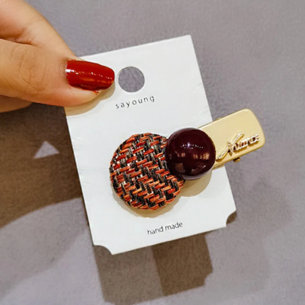 

New Korean Bangs Clip Round Contrast Wool Hair Clips Knitted Plaid Hair Clips Girl Fashion Creative Hair Accessories