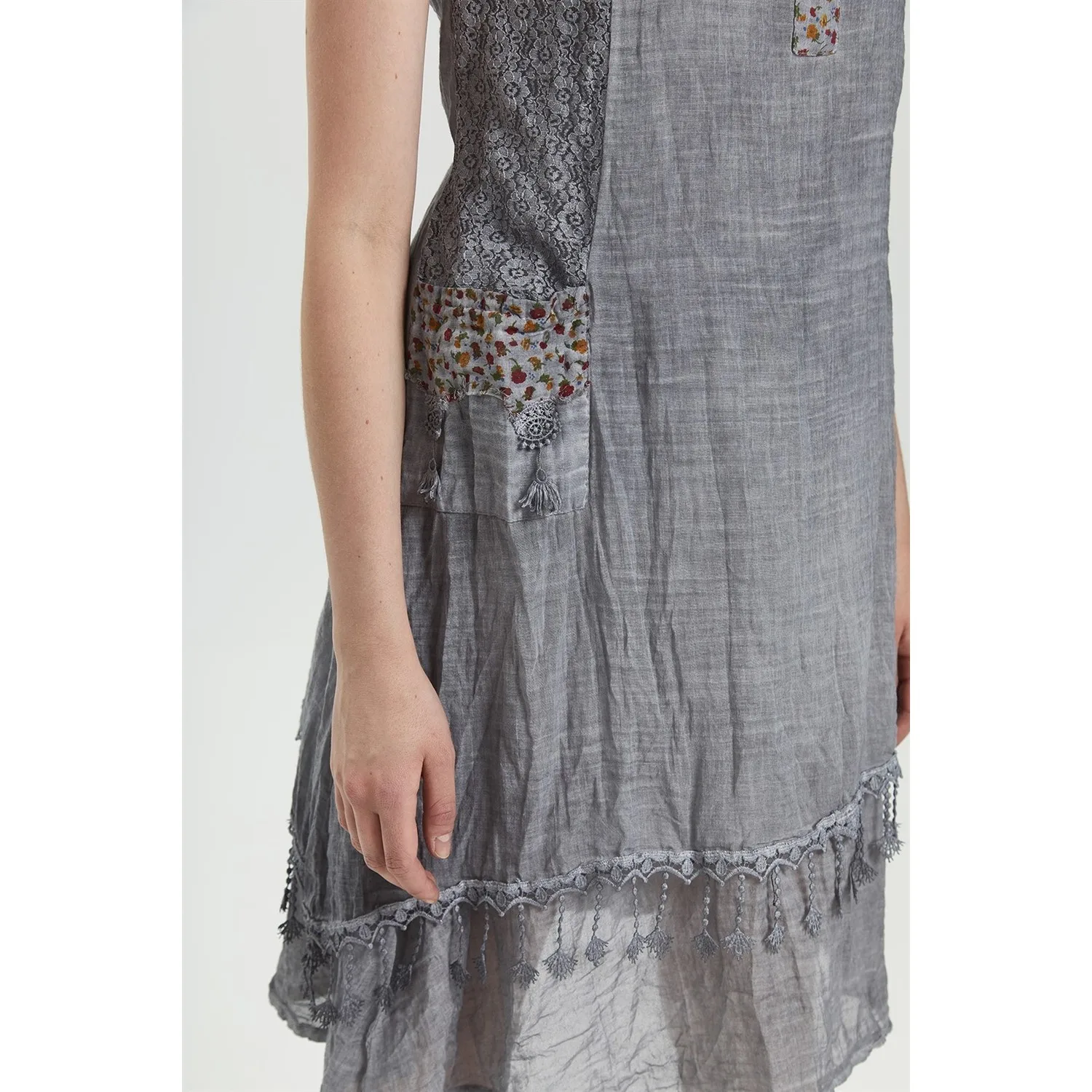 

Esswaap Anthracite Natural Fabric Patchli Tunik