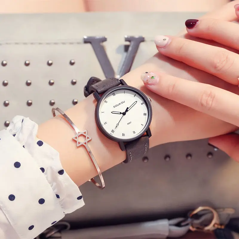 Часы наручные детские с кожаным ремешком модные кварцевые Мультяшные для