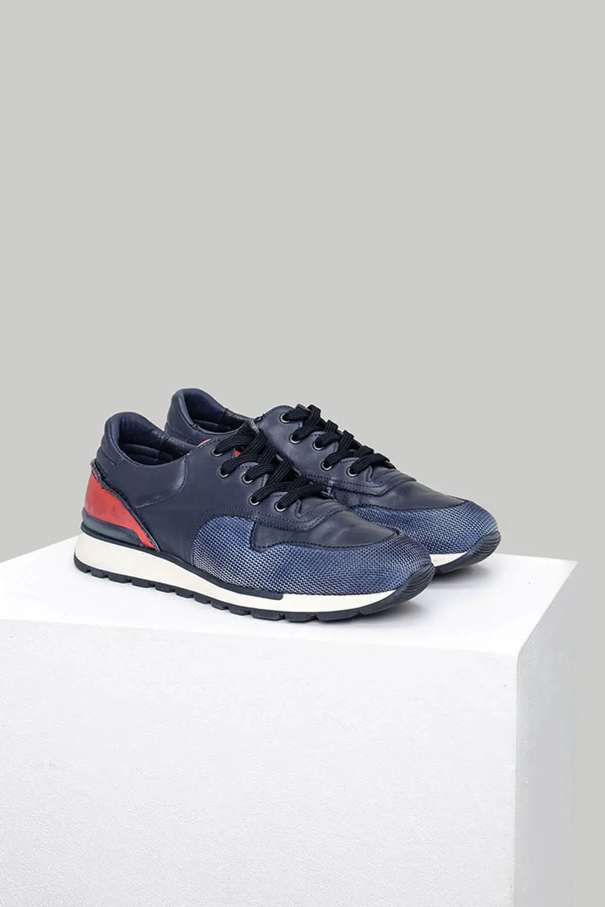 Мужская обувь темно-синего цвета из натуральной кожи Derimod | Обувь