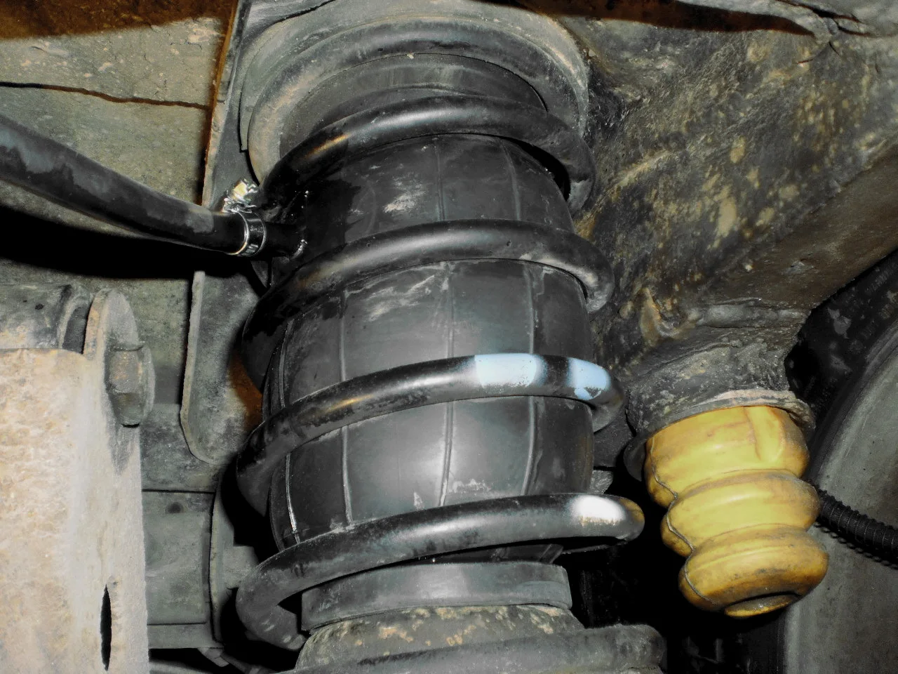 Пневмобаллоны в пружины авто HD 200*85.Боковой Клапан. Пневмоподушки Универсальная