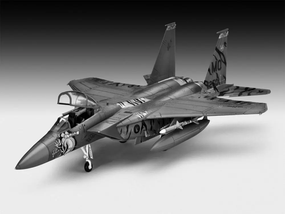 Модель истребителя &quotМакдоннелл-Дуглас F-15E&quot - Страйк Игл 63996 |