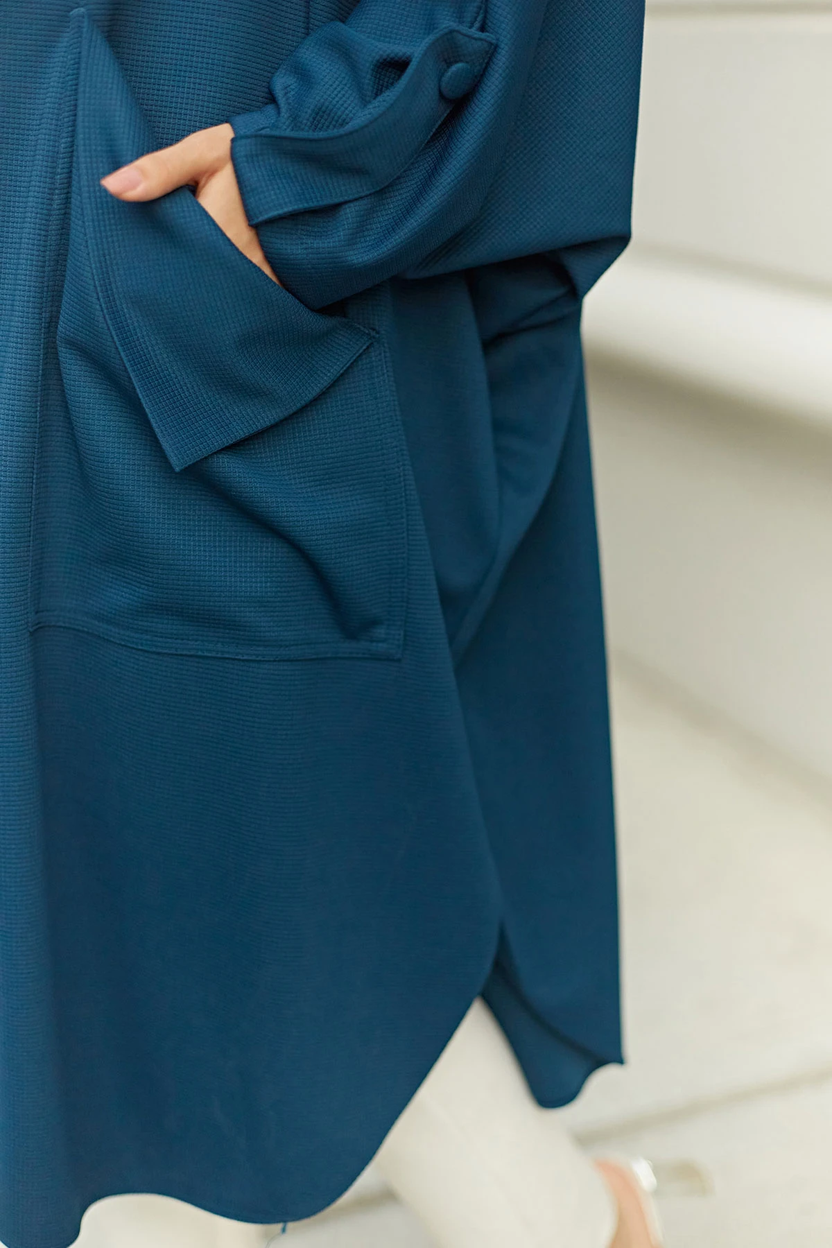 

Zippered Bat Sleeves Cape Hooded Pocket Unlined Shabby Long Sleeve Zero Collar Cotton Fabric Women Muslim Fashion Hijab Seasonal