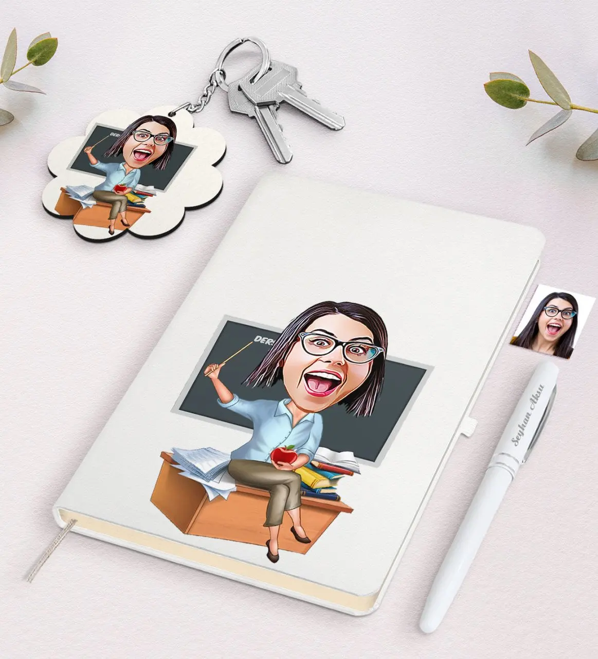 

Personalized Women 'S Teacher Caricature Of White Notebook Pen And Keychain Gift Seti-2