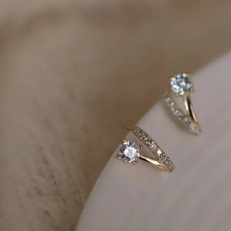 CZ Цирконовые серьги в форме буквы V, изысканные маленькие серьги для женщин, ювелирные изделия, лучший подарок для подруги, Бижутерия Femme, День рождения.