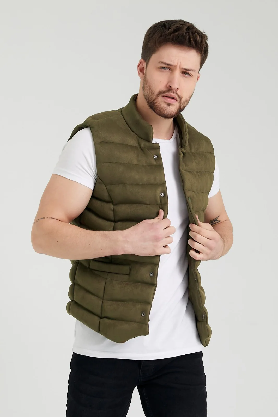 Жилет мужской мягкий замшевый без рукавов на осень/зиму