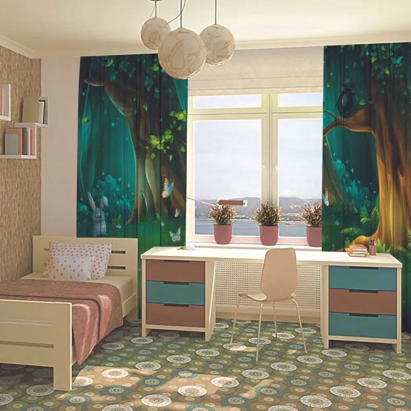 Занавес с лесными деревьями падающими листьями кроликами бабочками и вороной в