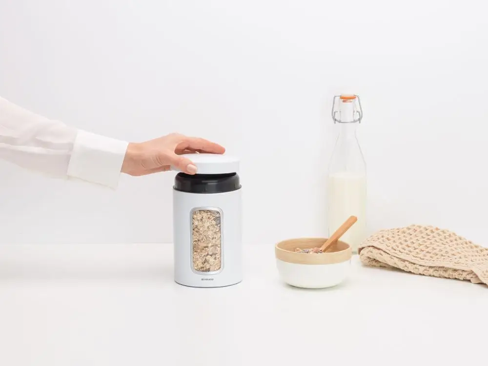 Контейнер для сыпучих продуктов Brabantia с окном 1 4л белый 306082|Бутылки и банки