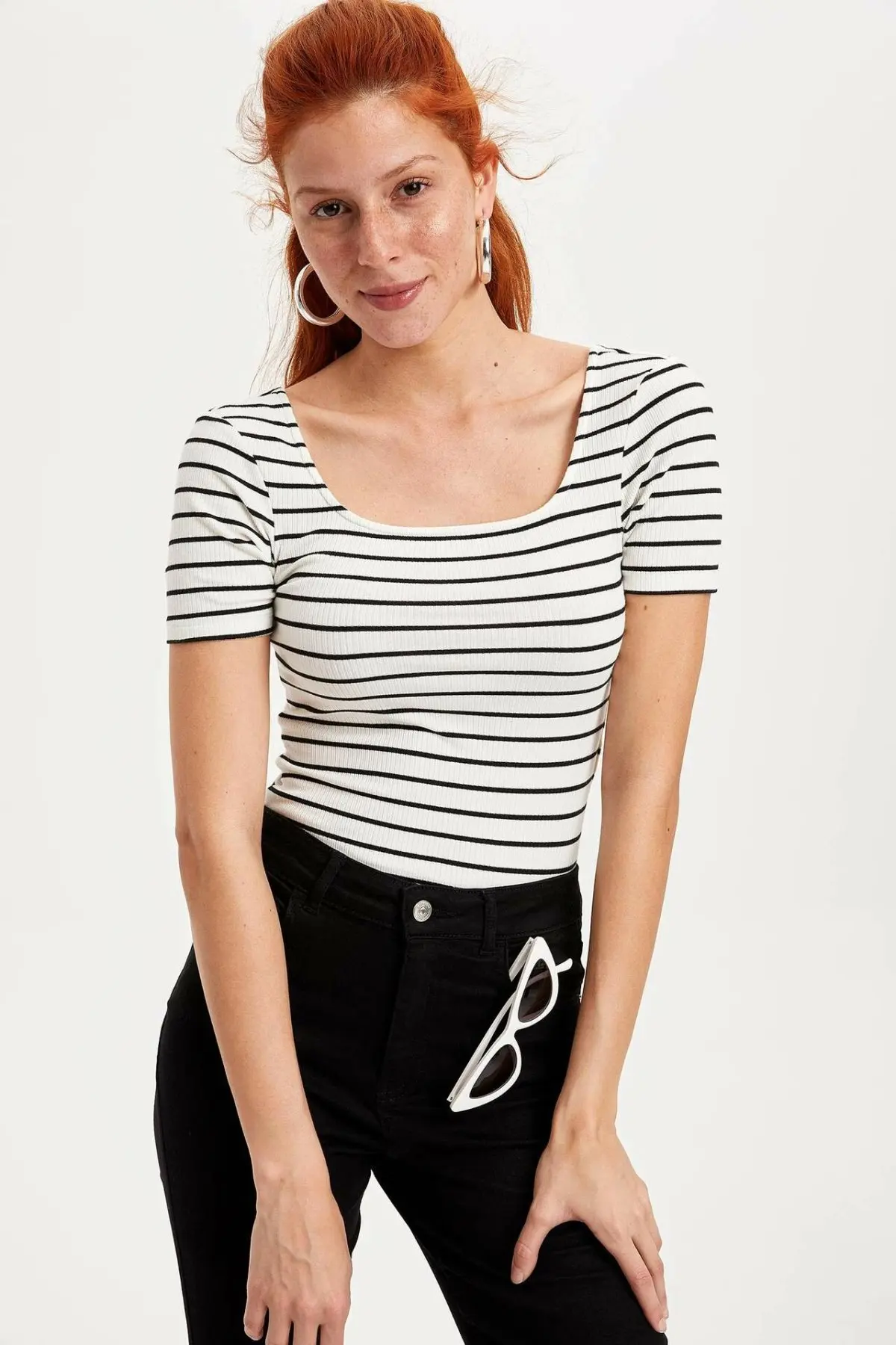 Женская футболка с коротким рукавом DeFacto Повседневная в черно-белую полоску