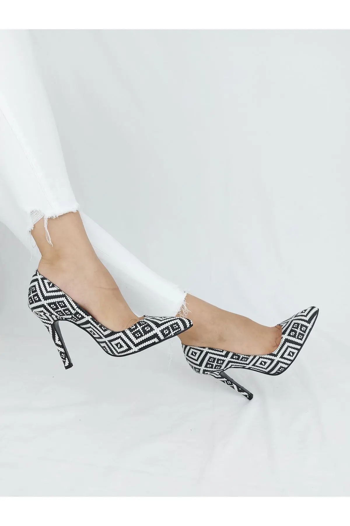 

Tokyo Black White Pitikare Thin Heels Stiletto New Season modern design pattern detail elegant high heel sexy women's fashion