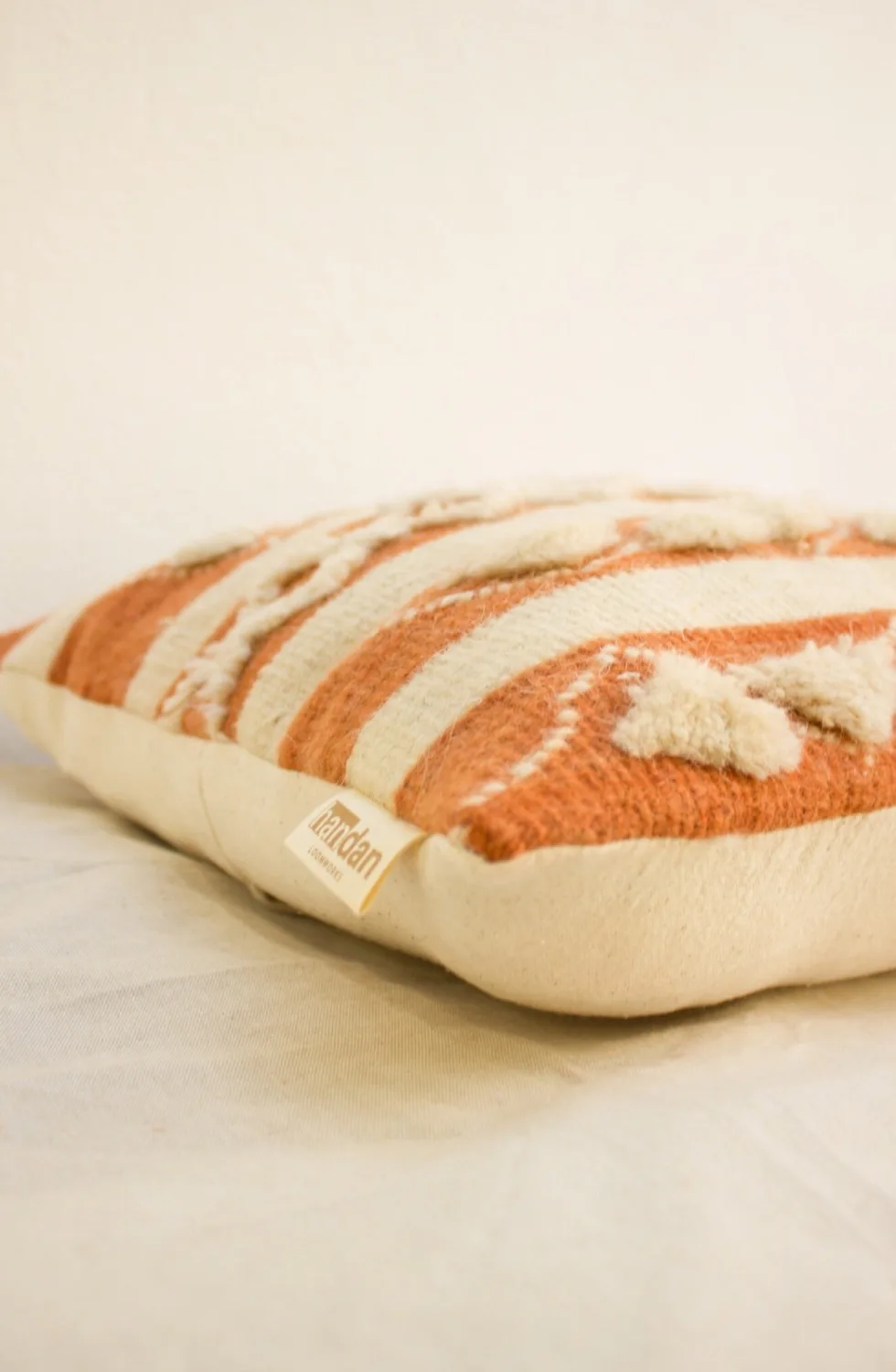 

Qua Hand Woven Pillow decorate