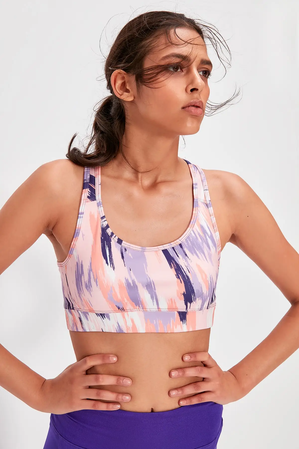 Спортивные топы с рисунком Trendyol TWOAW20SS0001