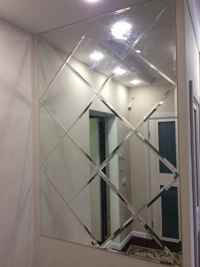 Панно 85х127 5 см из зеркальной плитки 30х30 с фацетом 10 мм |