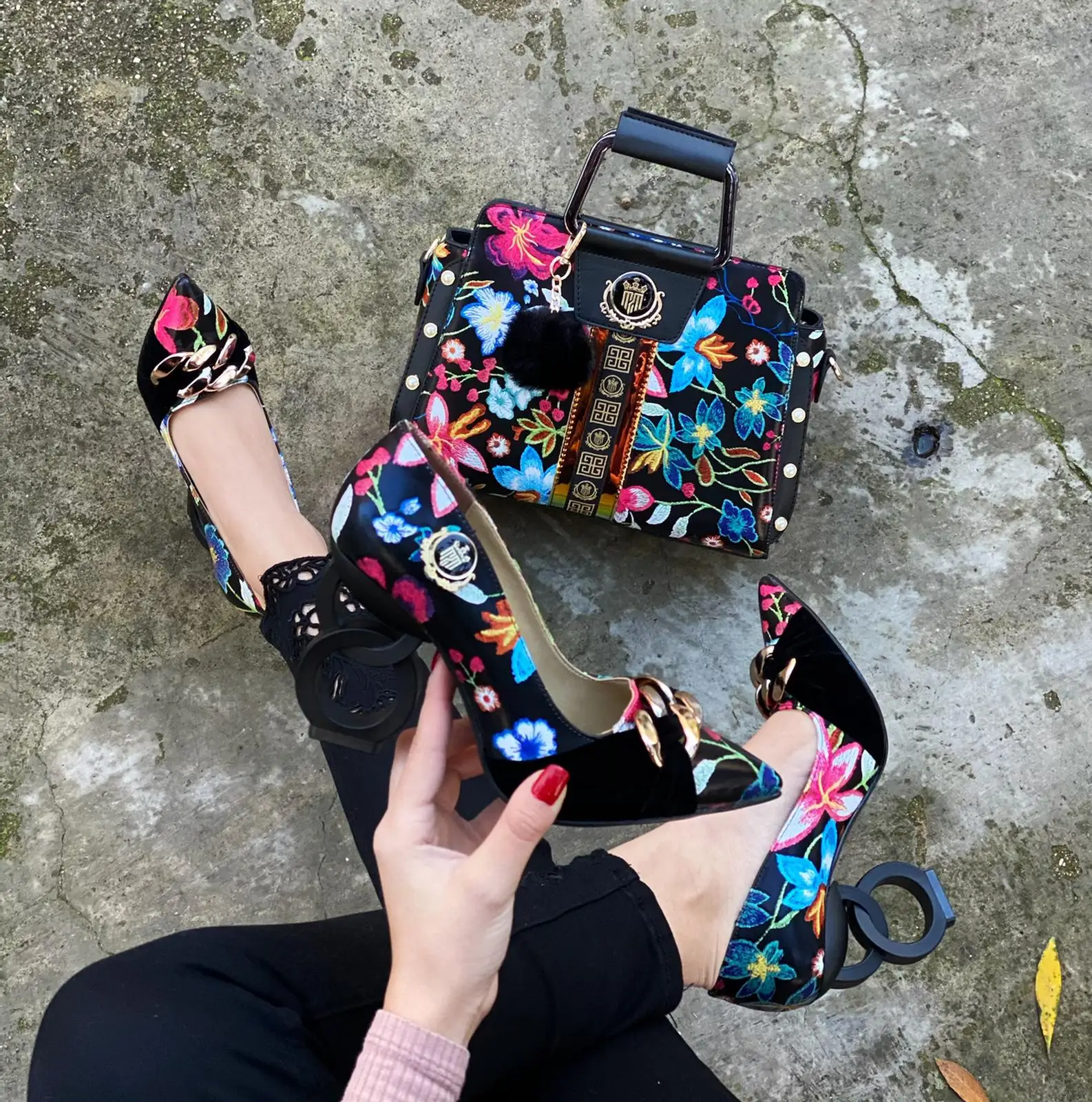 

Miss Melisa Black floral heel shoes & bag set Code T103