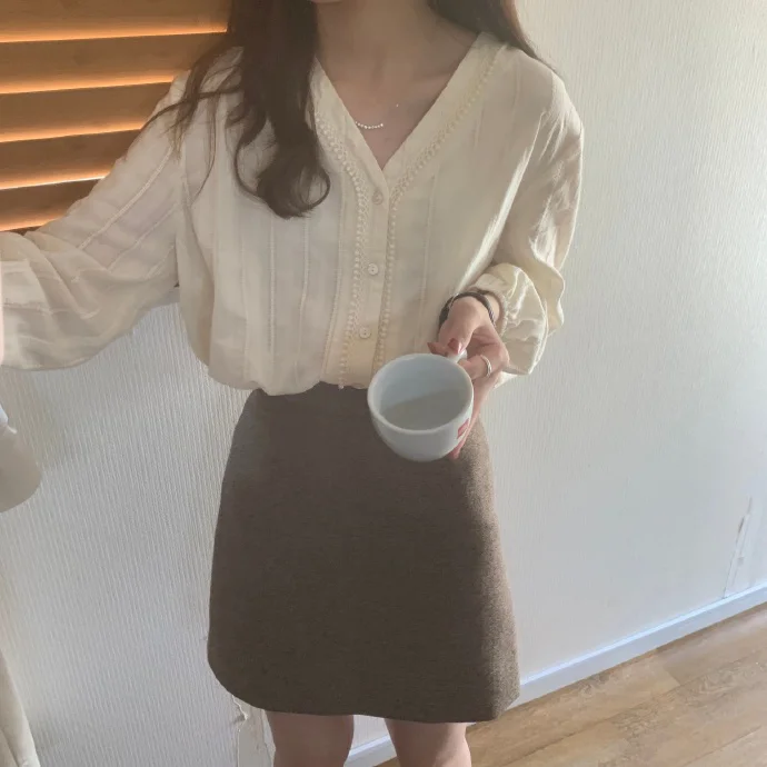 Кружевная блузка с v образным вырезом и рукавами пузырьками Женская Корейская