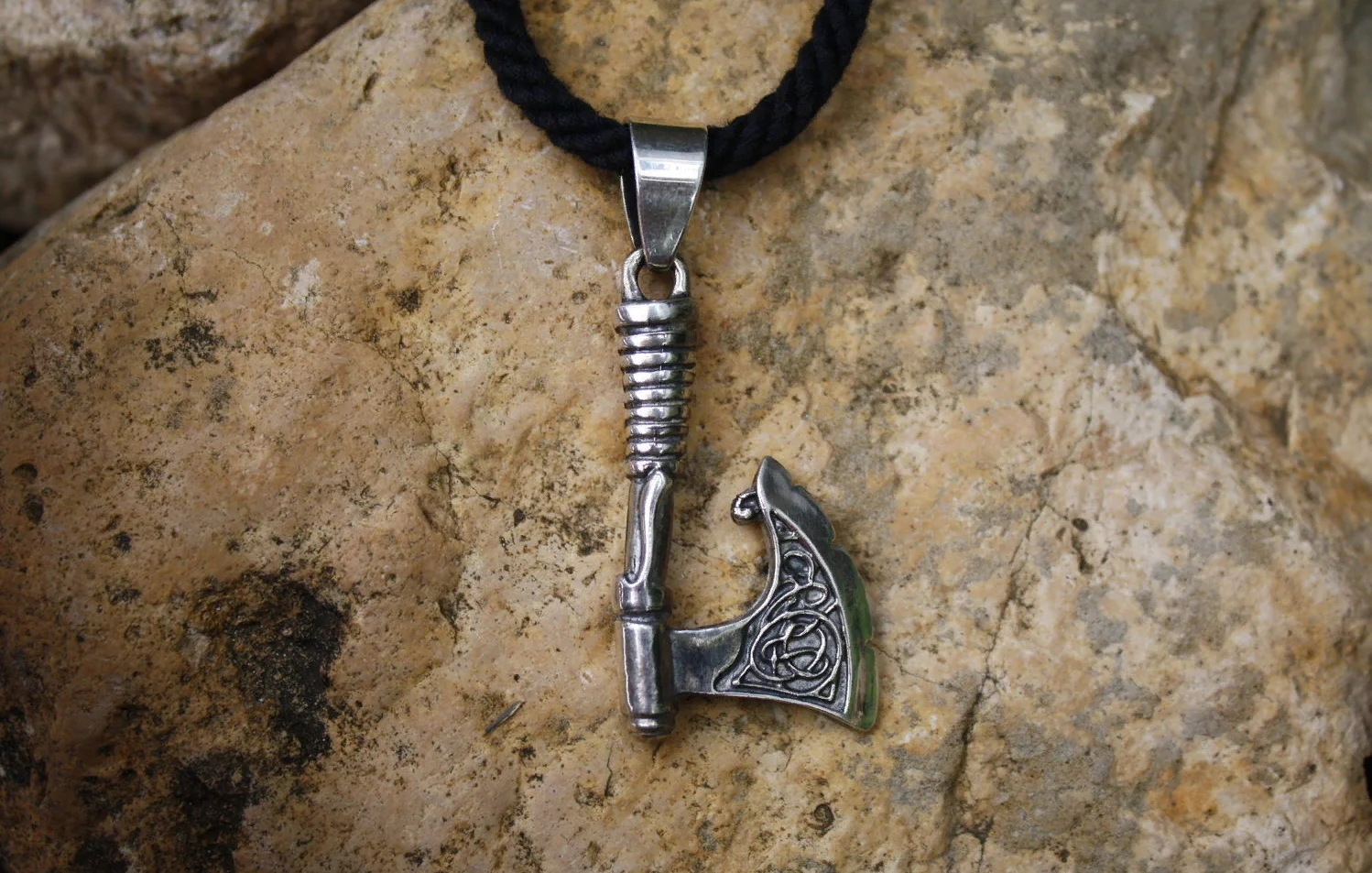 Славянский оберег &quotСекира Перуна&quot на древке. Серебро 925 пр. Вес 11 гр.* |