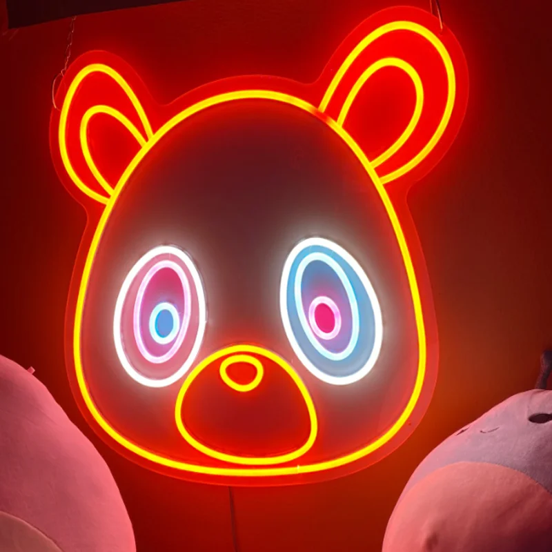 

Неоновая вывеска Kanye с изображением медведя на выпускной