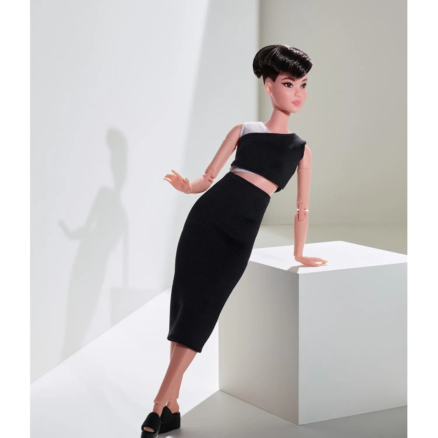 Barbie Кукла Коллекционная Looks Миниатюрная азиатка GXB29 |