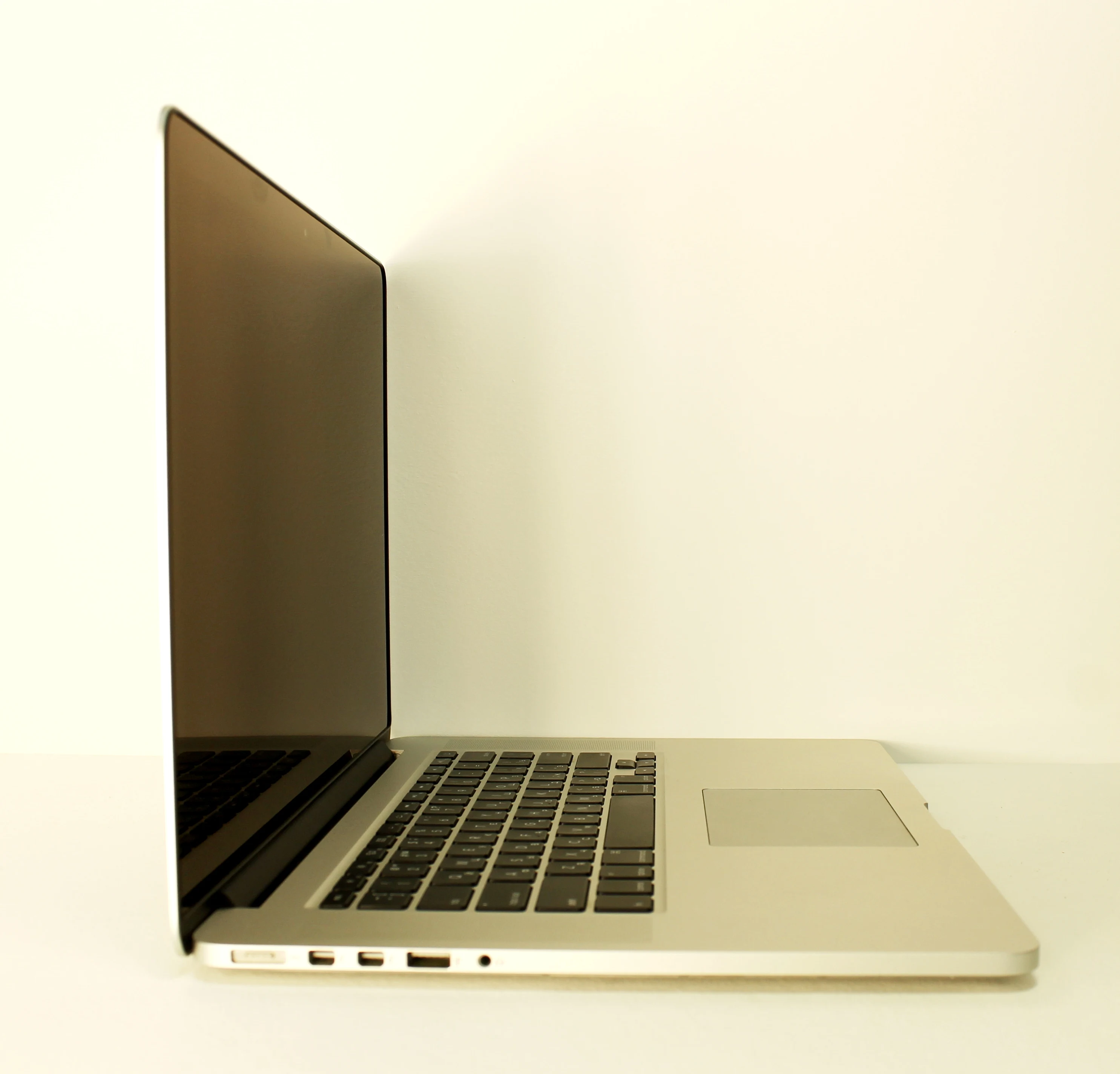 Macbook Pro retina 2015\i7\R 9 M370X 2Gb\16Gb\256Gb\15 4|Ноутбуки| |