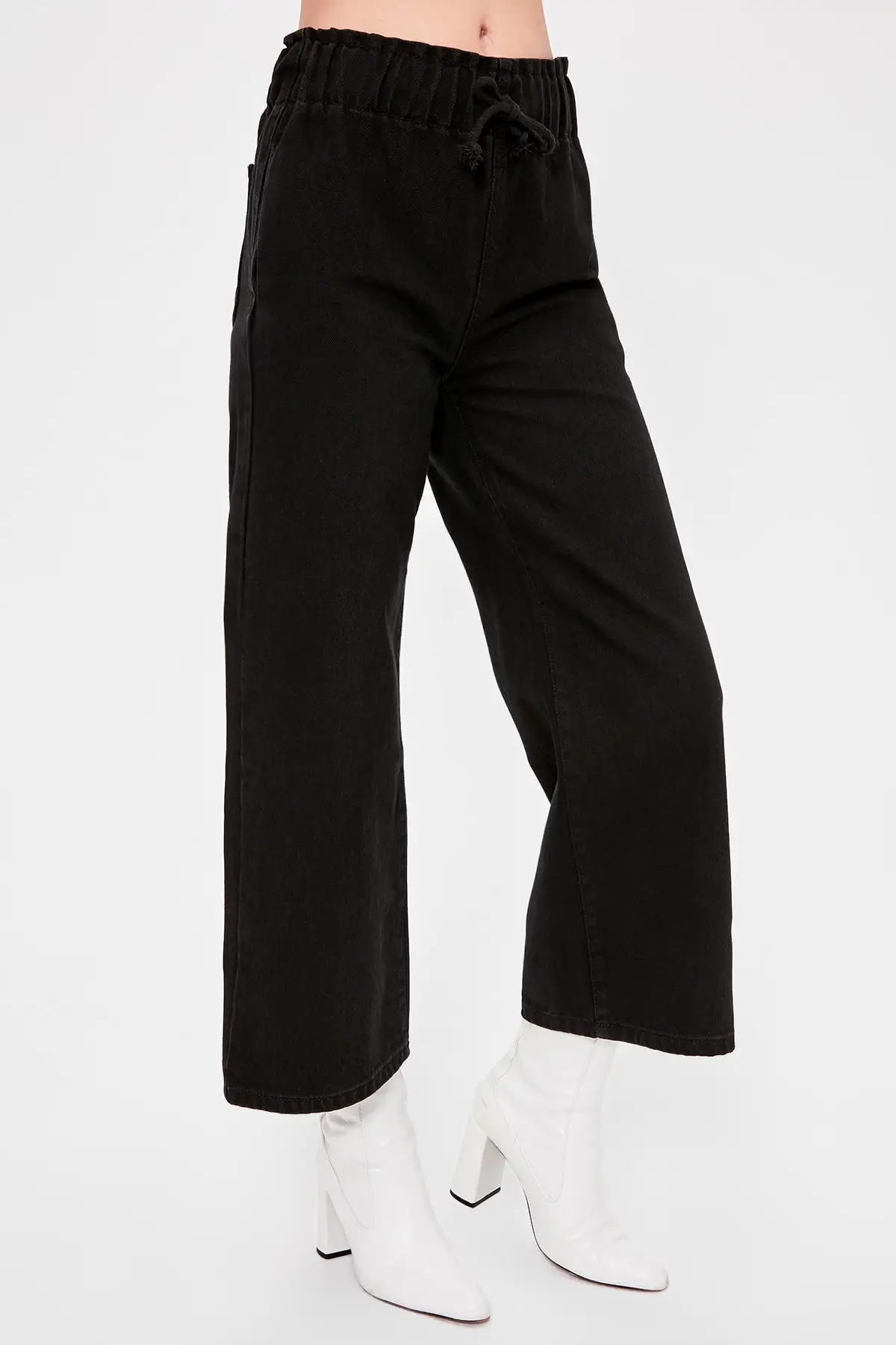 Trendyol черные эластичные джинсы с высокой талией TWOAW20JE0193
