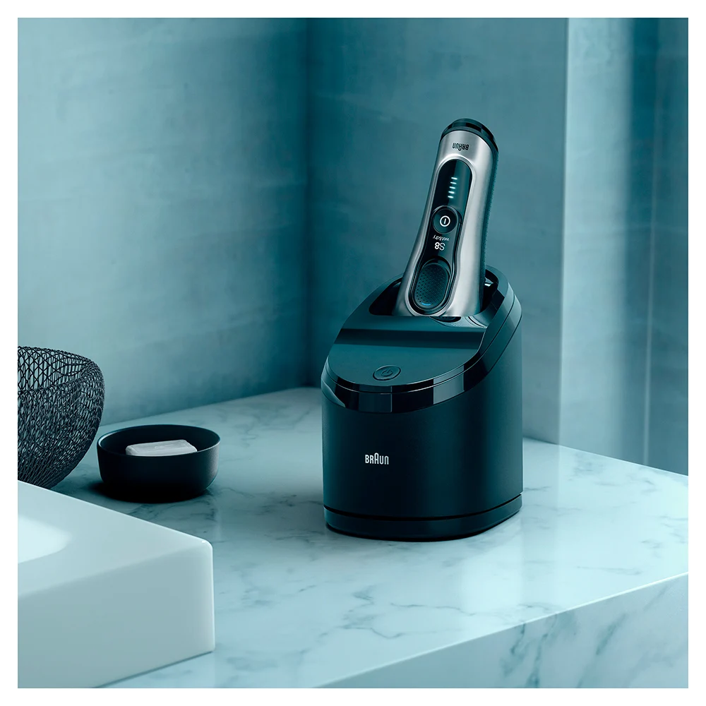 Электробритва Braun Series 8 8390cc со станцией Clean&Charge и тканевым футляром 8390