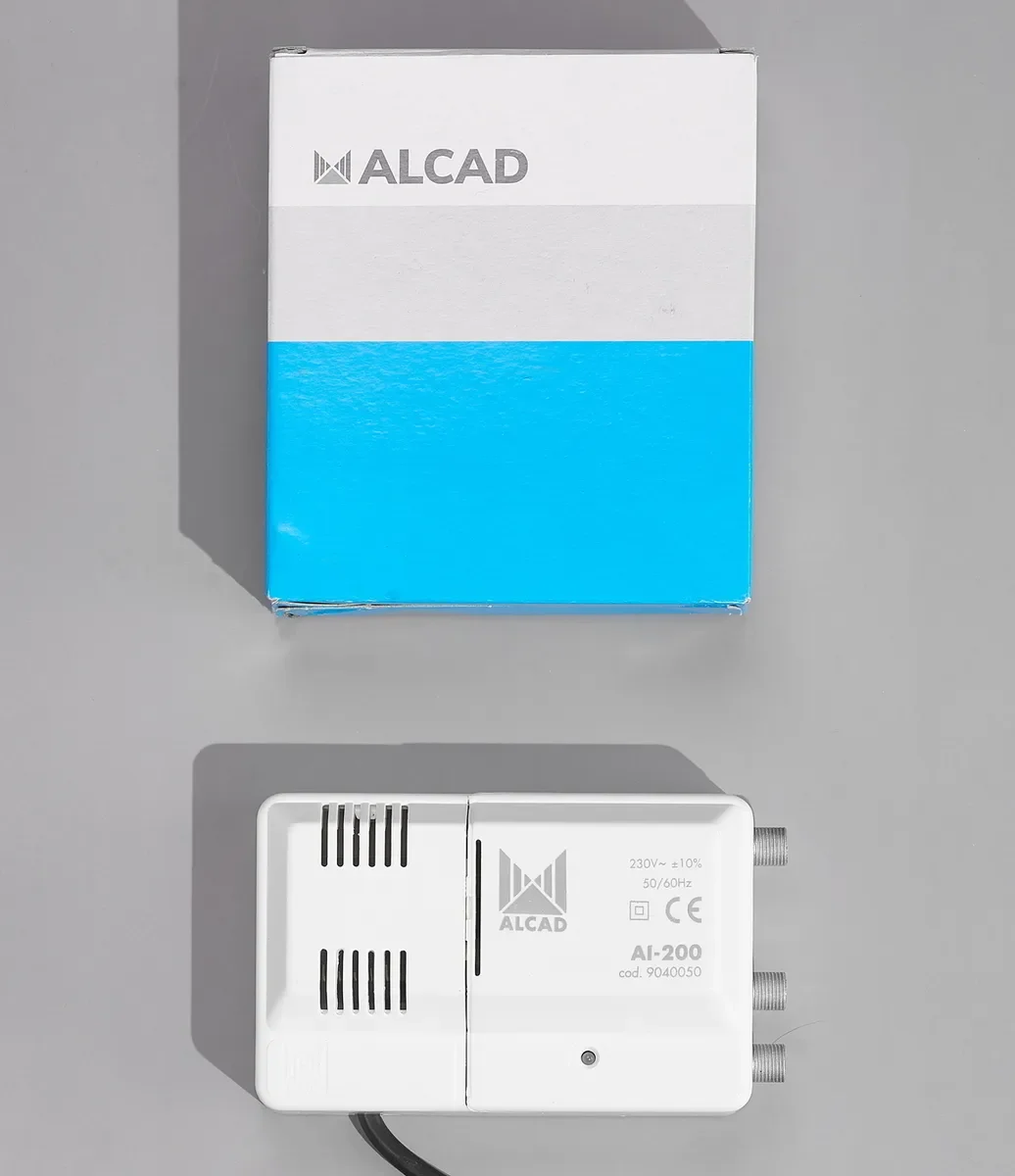 Усилитель Alcad - АI-200 Антенный усилитель ALCAD для цифрового и аналогового эфирного