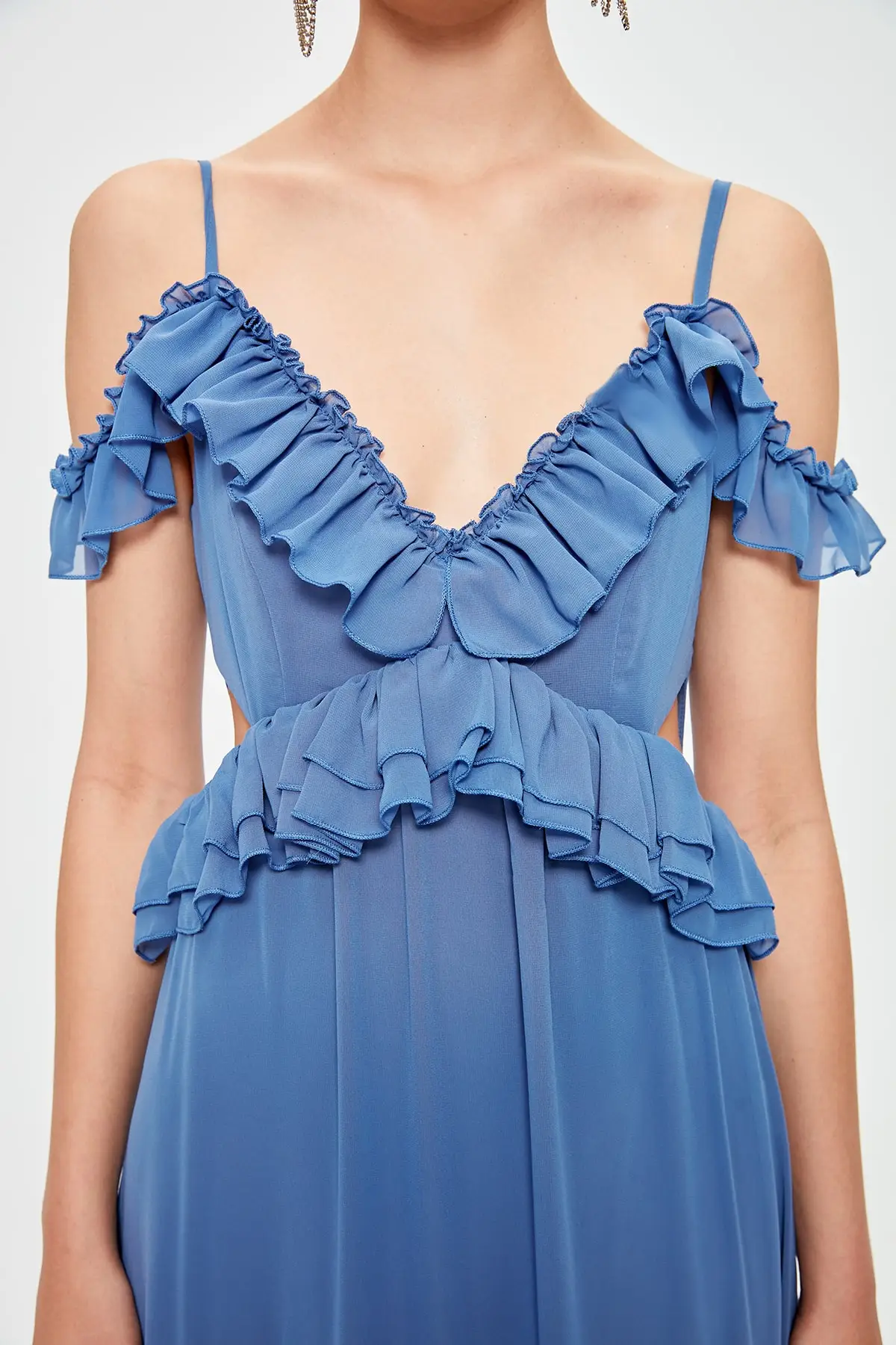 

Trendyol Ruffle Detail Evening Dress & Graduation Gown TPRSS20AE0004