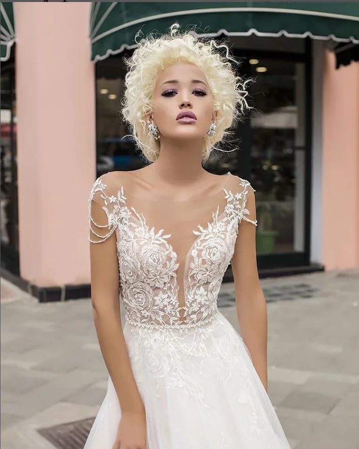 

QUEEN Bridal Charming Wedding Dress A-line O-neck Short Sleeves Appliques Buttons Bridal Gowns CustomFor Women Vestido De Noiva