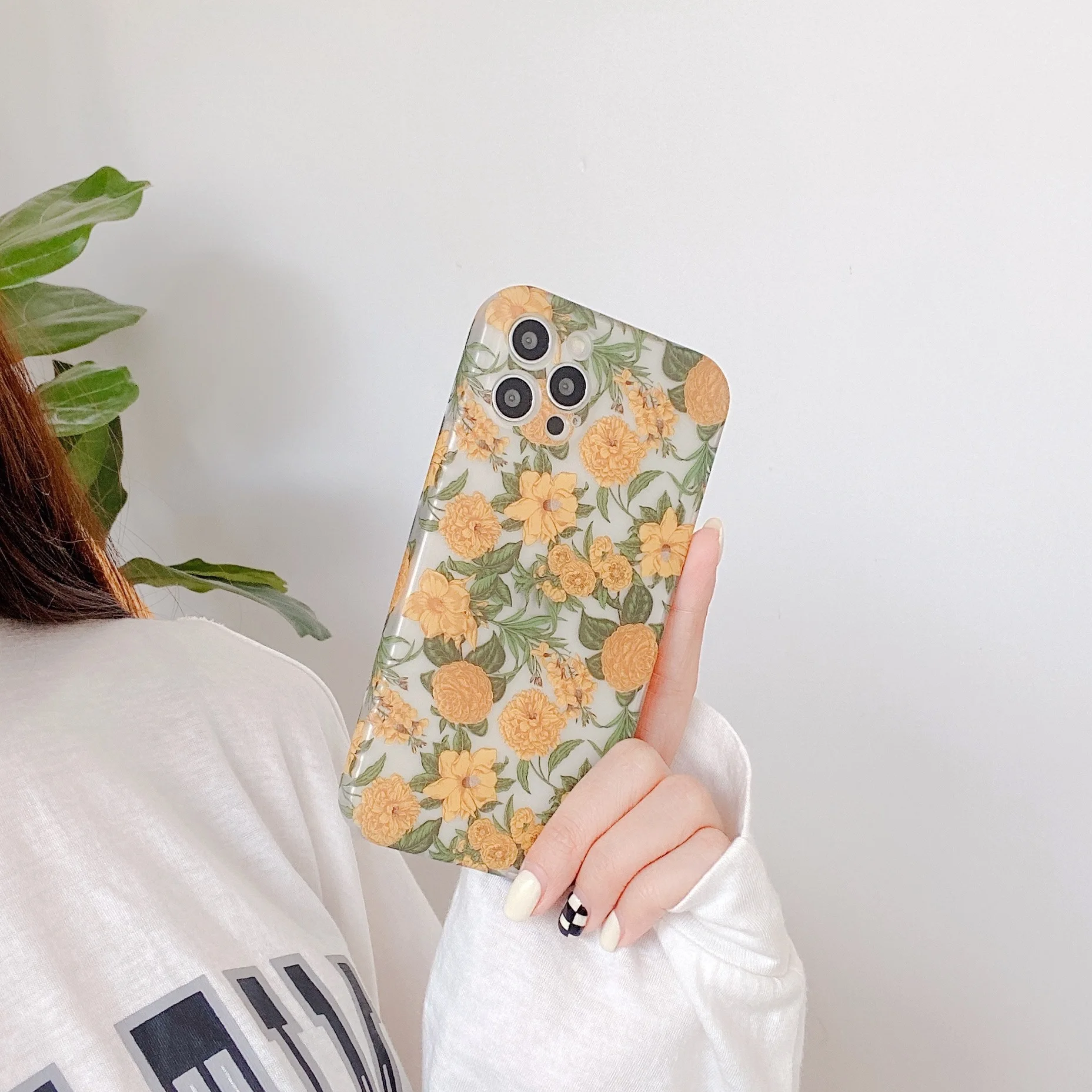 

Soft TPU Phone Case For iPhone 12 13 Pro mini XR XS Max 7 8 6 6S Plus SE 2 Cover For iPhone 11 Pro Shell Retro Flower Fundas