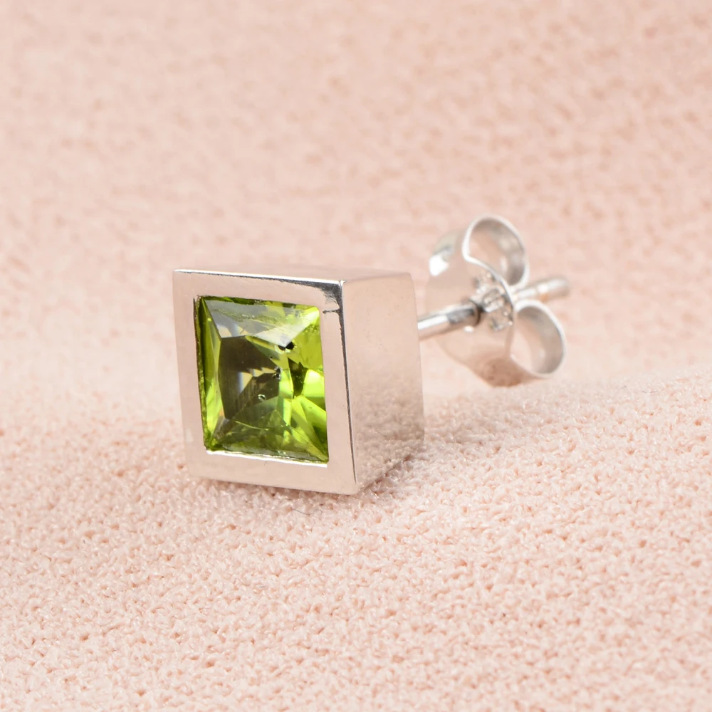 

Peridot Men 'S Earrings 14K