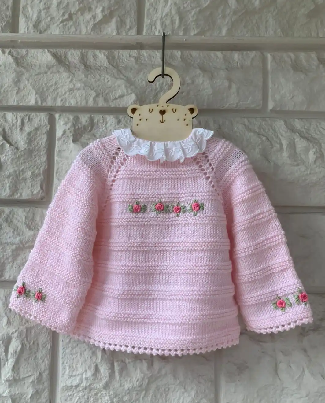 

NIFTY Handmade Knitted Baby Clothes BB06