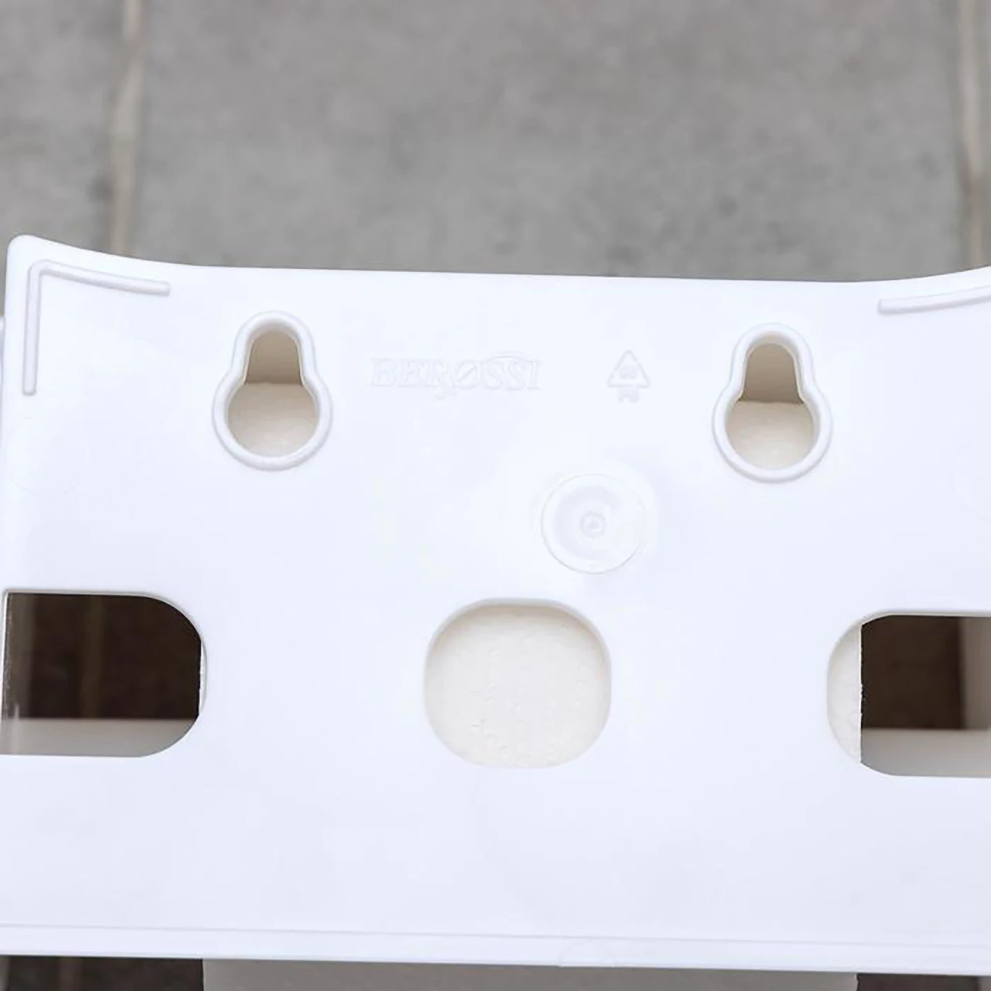 Полка для туалета с держателем туалетной бумаги &quotMira&quot цвет: белый 26 х 12 3 см | Дом