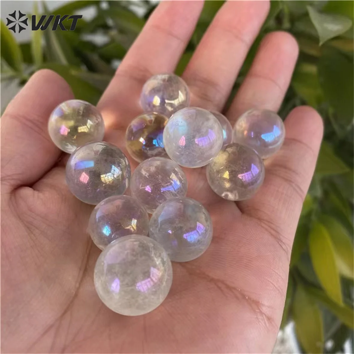 Очаровательные Круглые Кварцевые шарики с естественной аурой WT-G315 WKT 2022, небольшой камень в форме шарика для девушек, модные ювелирные украшения для вечеринки