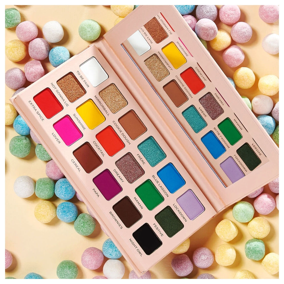 Makeup Revolution Палетка теней для век Soph X Super Spice Eyeshadow Palette |