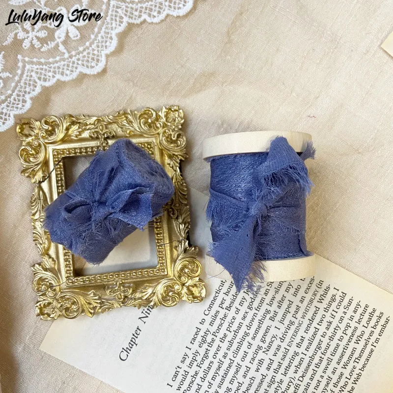 Шелковая бархатная лента 40 мм с потертостями по краям ручная работа для