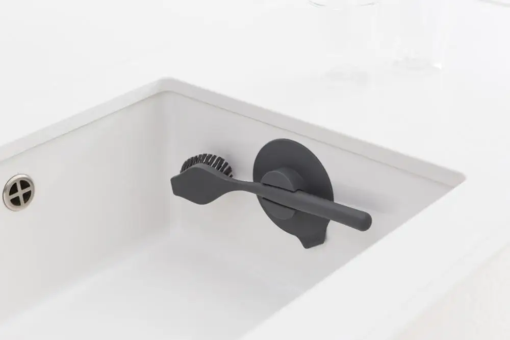 Щетка для мытья посуды Brabantia &quotSink Side&quot с держателем на присоске темно-серая 117589 |