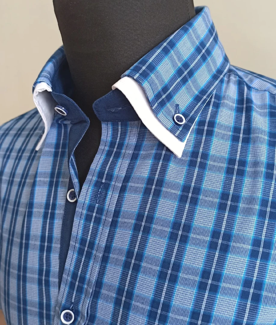 Мужская летняя рубашка с коротким рукавом в клетку. Men's summer shirt with short sleeves in a cage. |